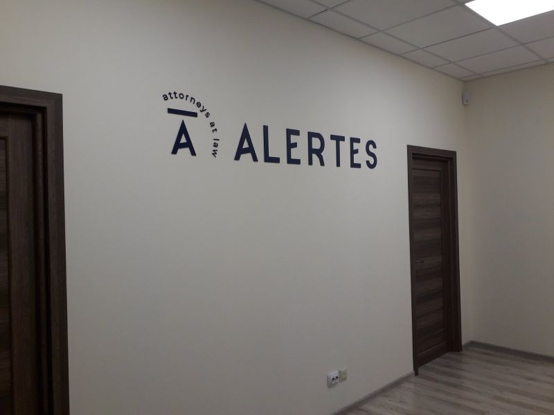 Flat-relief acrylic letters